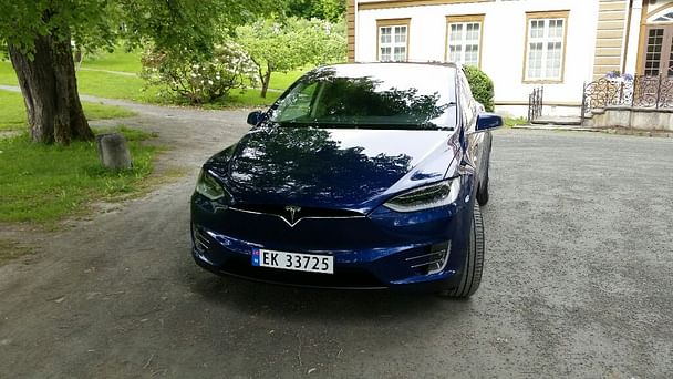 Tesla Model X med Vinterdekk