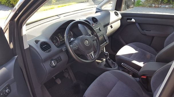 Volkswagen Caddy med Lydinngang