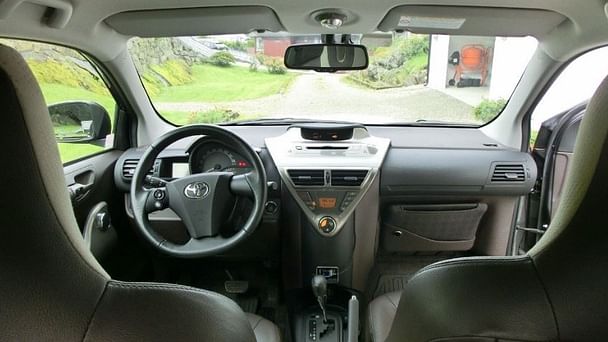 Toyota Iq med Lydinngang