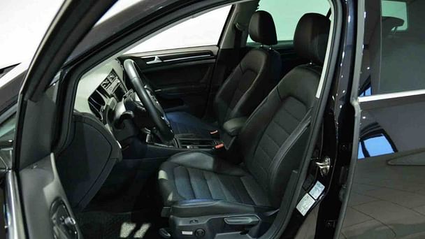Volkswagen Golf Kombi med Vinterdekk