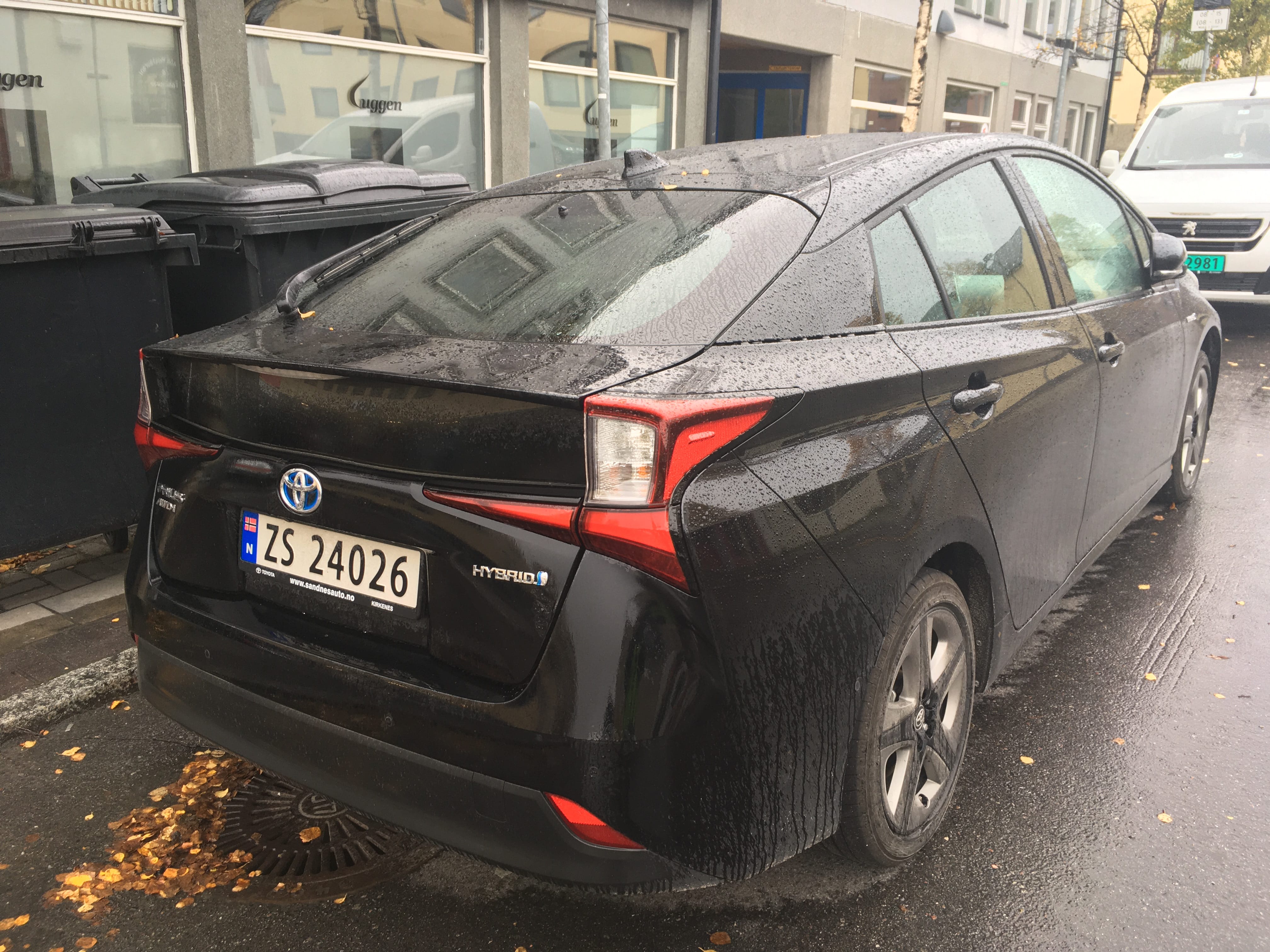 Toyota Prius + mit Navigationsgerät