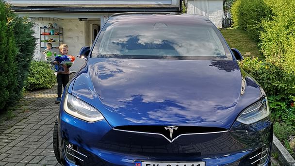 Tesla Model X med Vinterdekk