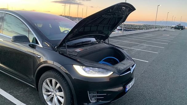 Tesla Model X med Vinterdekk