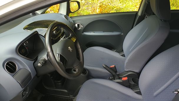 Peugeot iOn