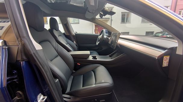 Tesla Model 3 med Vinterdekk