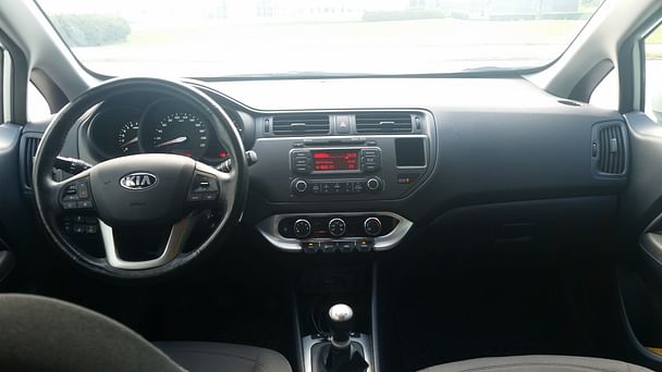 Kia Rio med Lydinngang