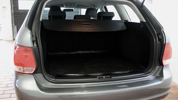 Volkswagen Golf Kombi med Skistativ