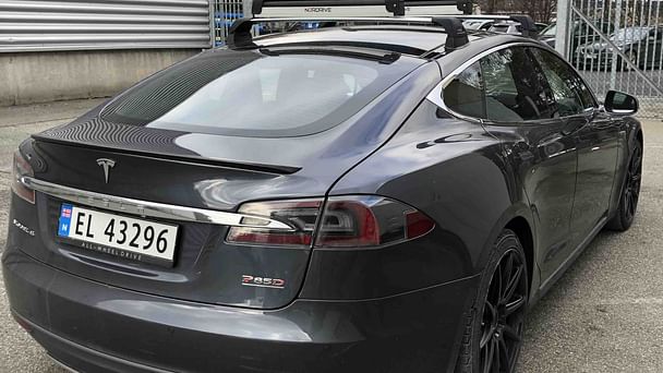 Tesla Model S med GPS