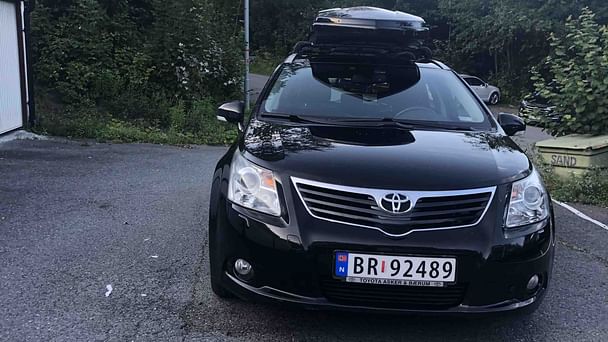 Toyota Avensis Verso med Sykkelstativ