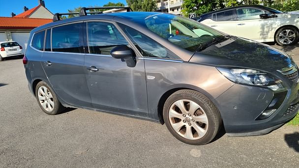 Opel Zafira Tourer med GPS