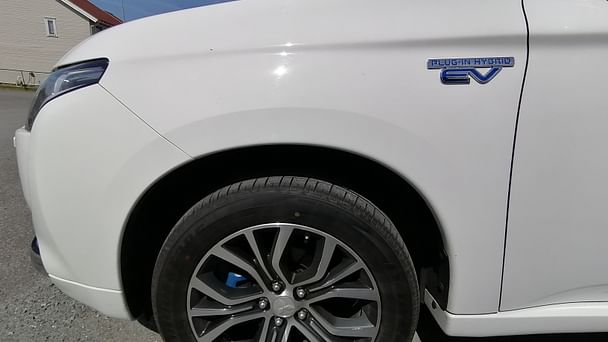 Mitsubishi Outlander med Skistativ
