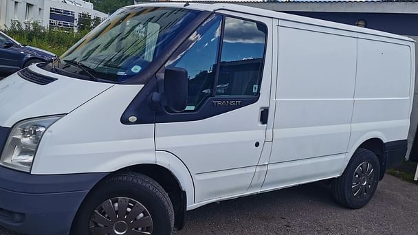 Ford Transit Connect Flyttebil med Vinterdekk