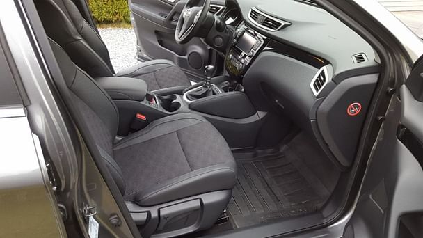 Nissan Qashqai med Lydinngang
