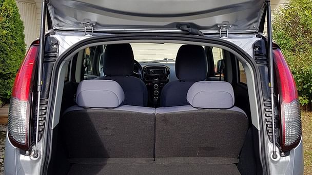 Peugeot iOn med Lydinngang