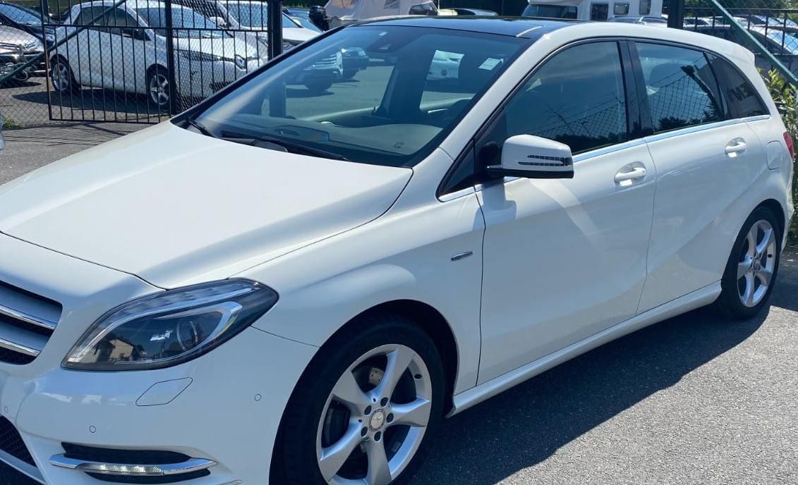 Mercedes B-Klasse with Air conditioning