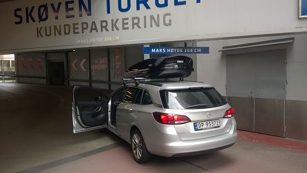 Opel Astra Sports Tourer med Skiboks