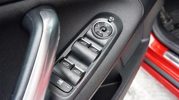 Ford Mondeo SW med Skistativ