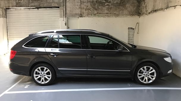 Skoda Superb Combi, 2011, Bensin