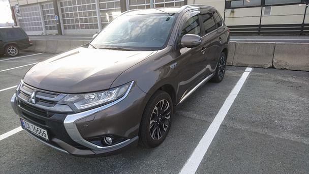 Mitsubishi Outlander, 2015, Blyfri / Elektrisk (hybrid), automatisk