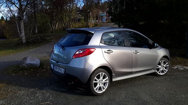 Mazda 2 med Sykkelstativ