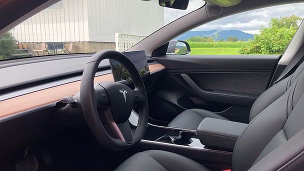 Tesla Model 3 med GPS