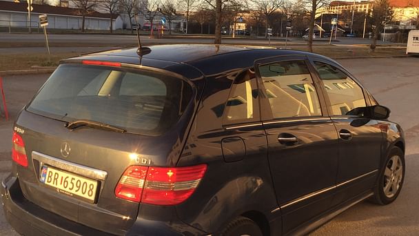 Mercedes Classe B med Vinterdekk