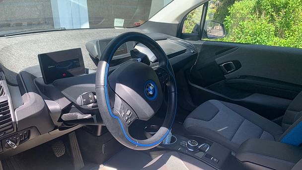 BMW i3 med Lydinngang