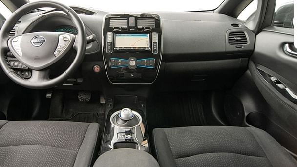 Nissan Leaf med Lydinngang
