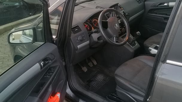 Opel Zafira med Tilhengerfeste
