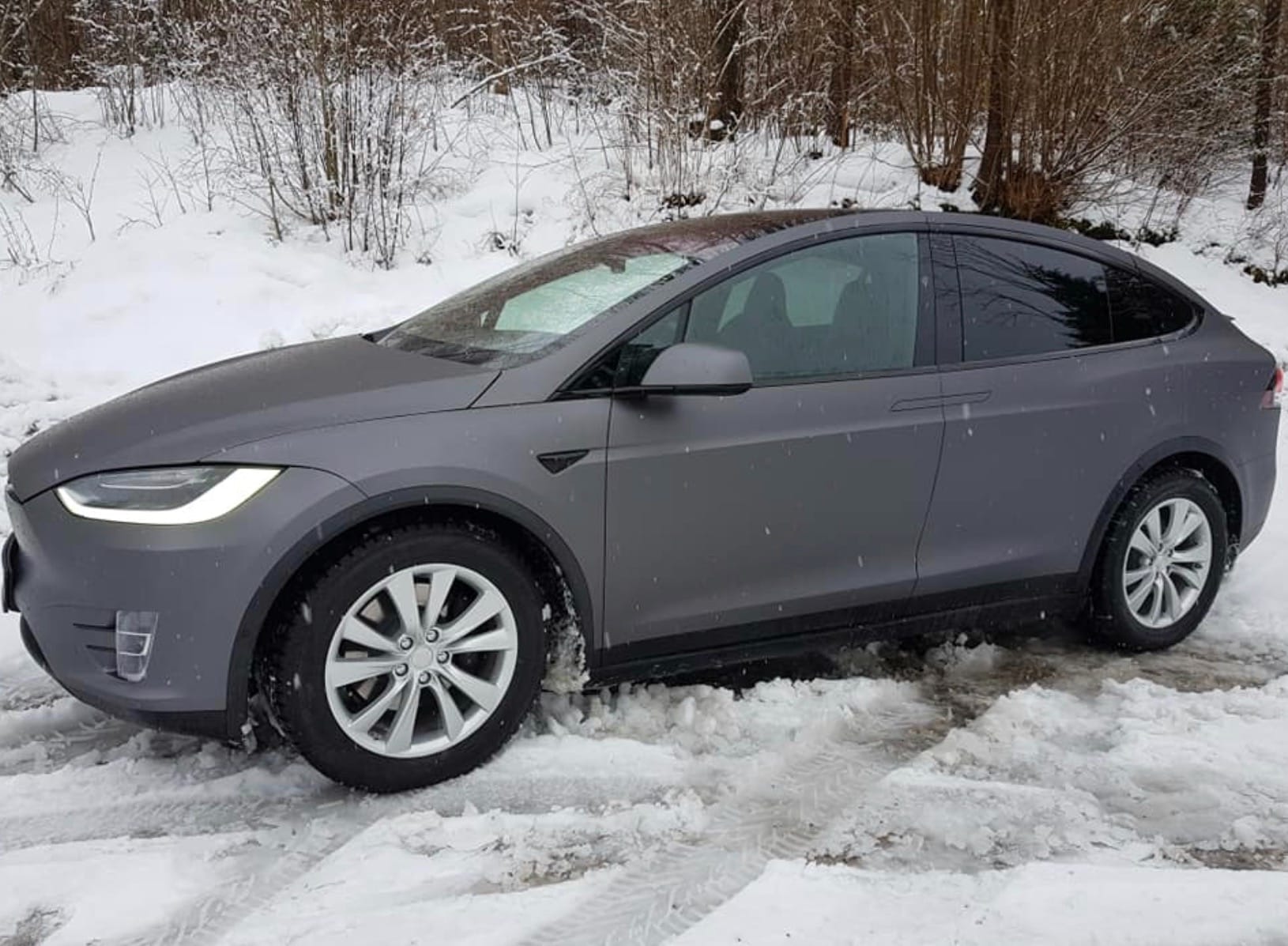 Tesla Model X med Vinterdekk