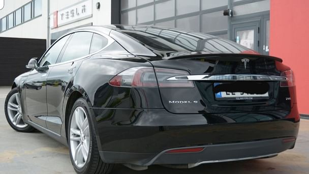 Tesla Model S med Vinterdekk