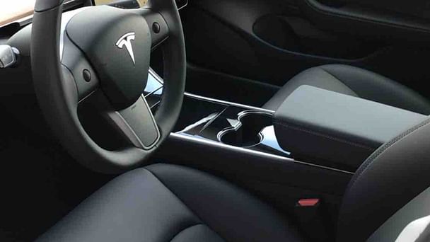 Tesla Model 3 med GPS