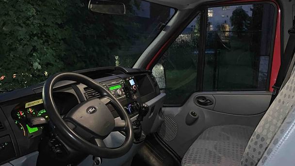 Ford Transit Connect 140 T350 med Lydinngang