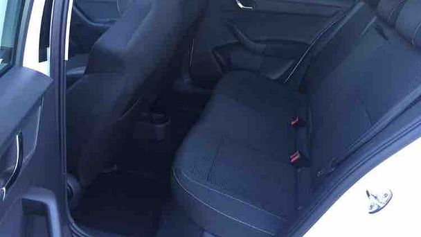 Skoda Rapid med Skistativ