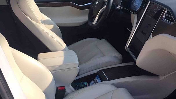 Tesla Model X med Tilhengerfeste