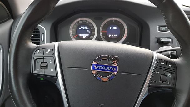 Volvo S60 med Lydinngang
