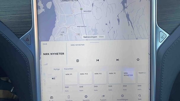Tesla Model S med Skistativ