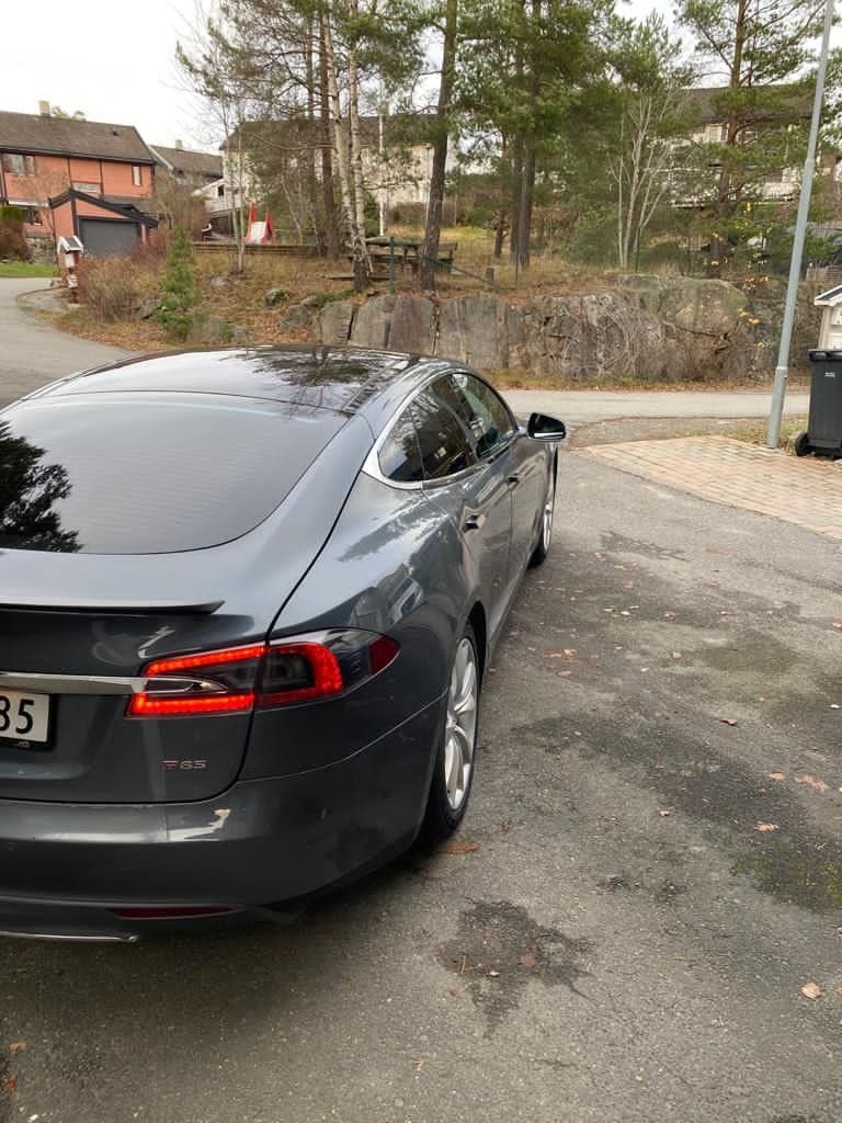 Tesla Model S med Vinterdekk