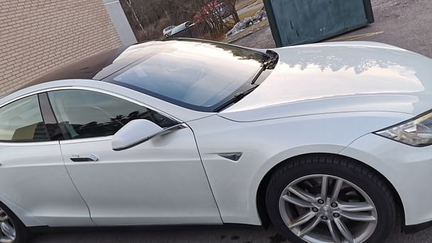 Tesla Model S med GPS