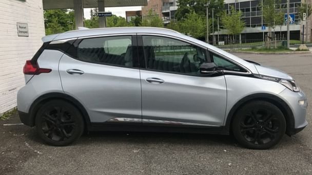 Opel Ampera E med Skistativ