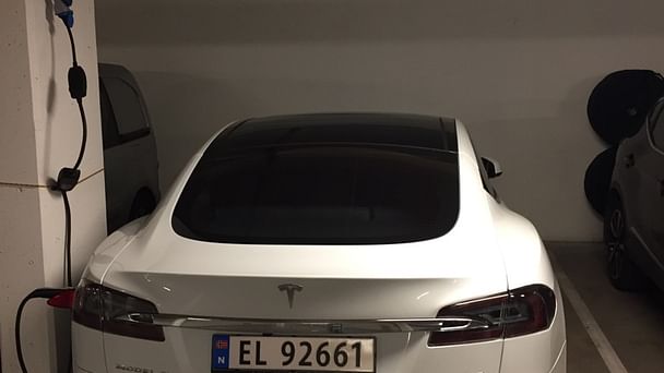 Tesla Model S med GPS