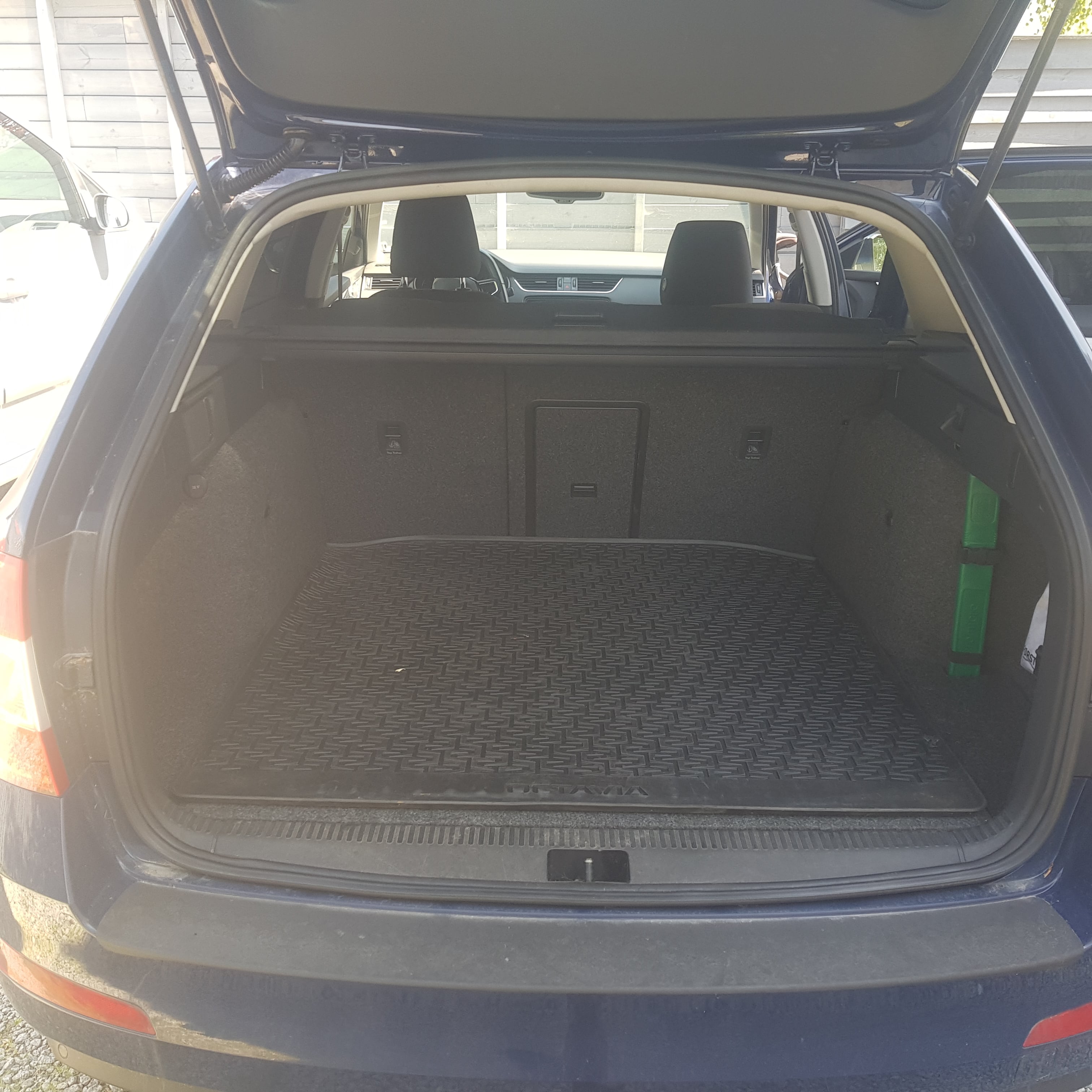 Skoda Octavia Combi 1,6 HDI med Bluetooth audio