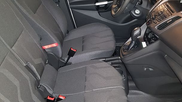 Ford Transit Connect med Lydinngang