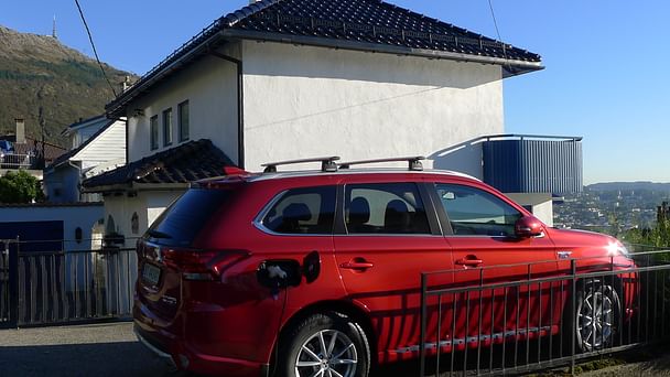 Mitsubishi Outlander, 2016, Blyfri / Elektrisk (hybrid), automatisk