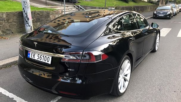 Tesla Model S med Vinterdekk