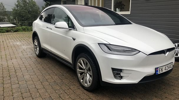 Tesla Model X med Vinterdekk