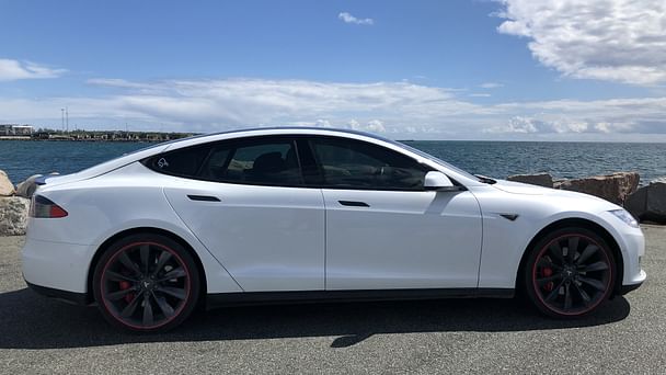 Tesla Model S med GPS