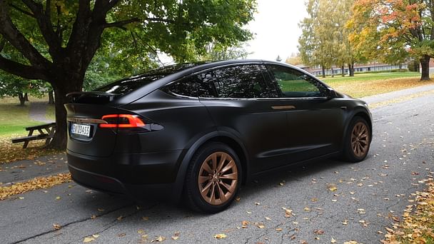 Tesla Model X med Vinterdekk