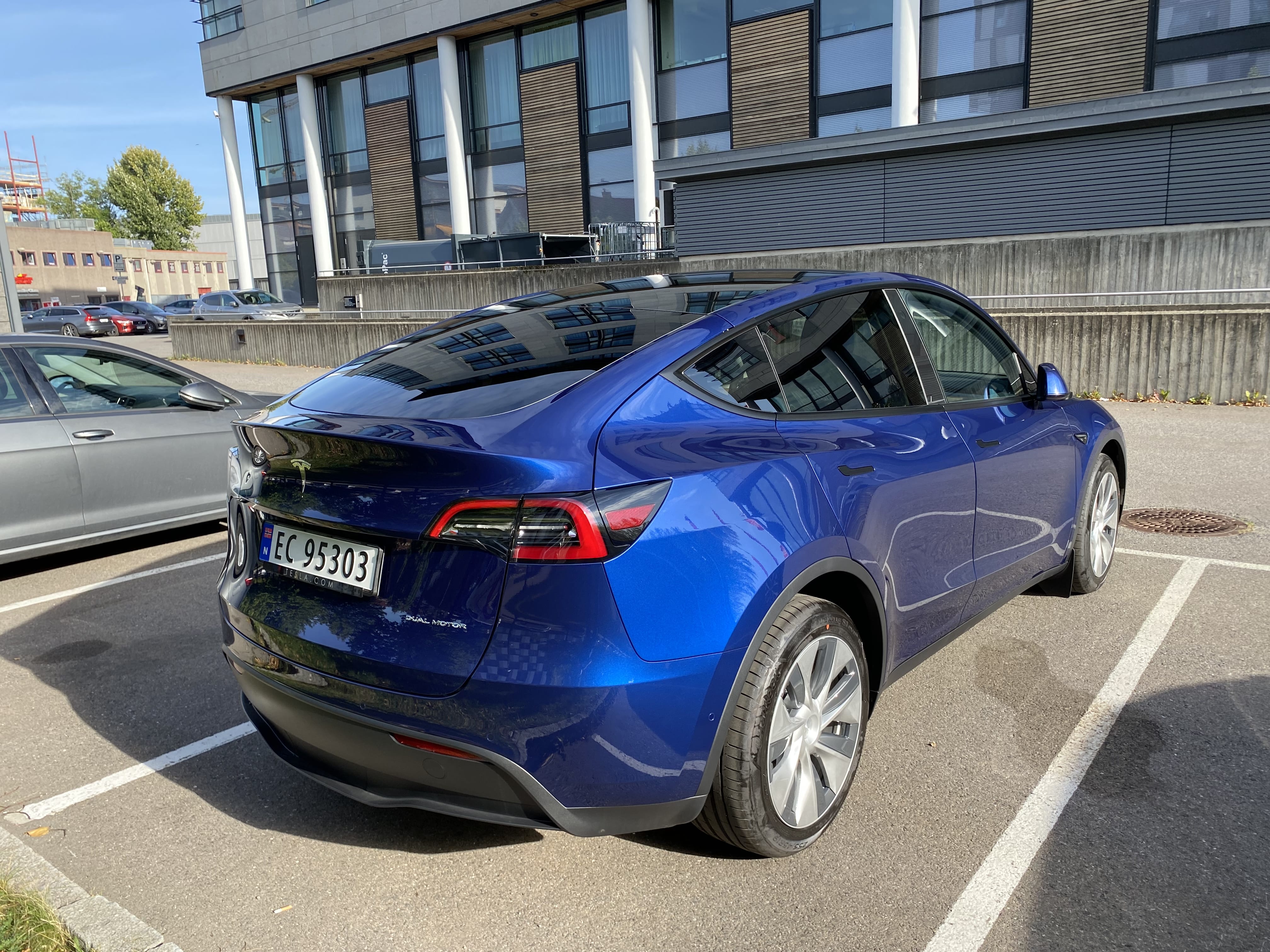 Tesla Model Y med Ryggekamera