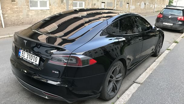 Tesla Model S med GPS